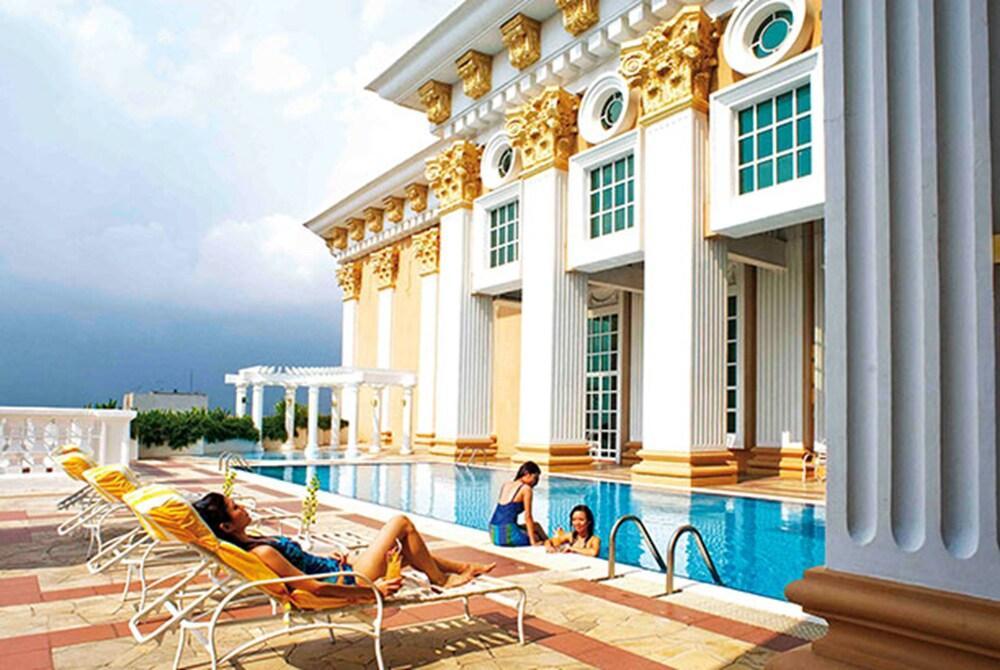Grand Swiss-Belhotel Melaka Exterior foto