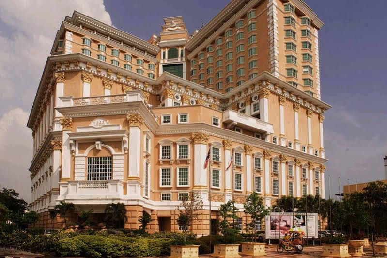 Grand Swiss-Belhotel Melaka Exterior foto